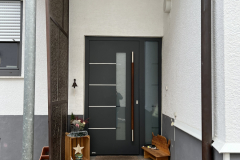 Aluminiumhaustuere mit Holz Edelstahlgriffkombination